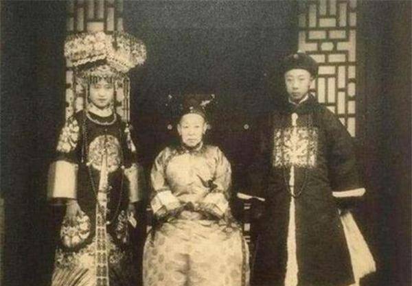 晚清舞蹈家"裕容龄",与太监苦恋3年,晚年双腿被打断孤独终老