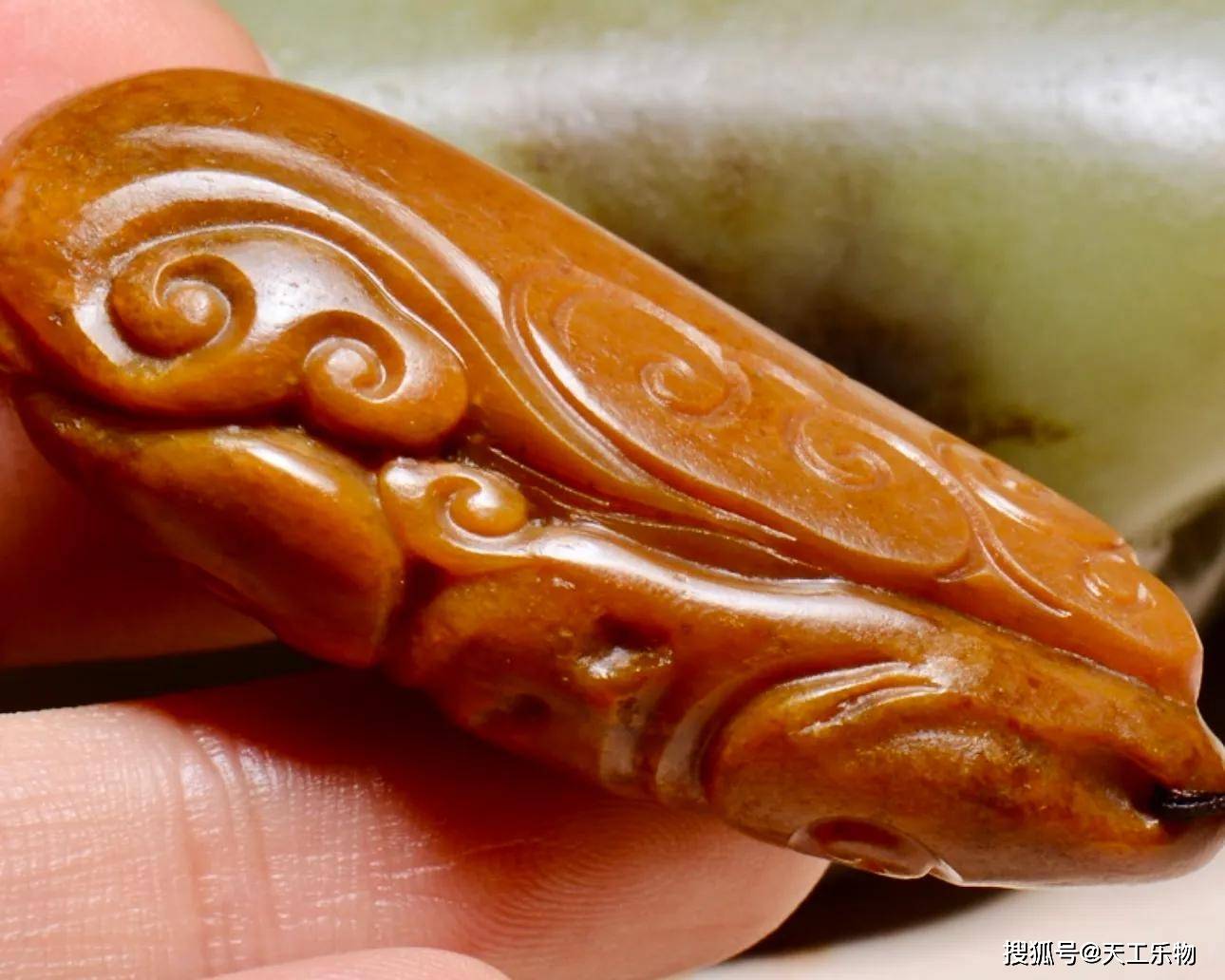 黄沁籽料巧雕"如意"!