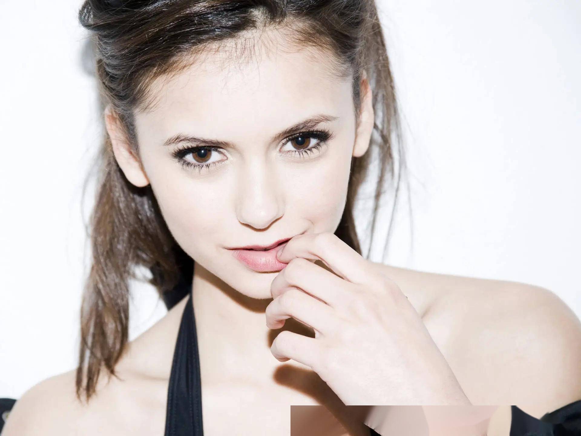 妮娜杜波夫写真曝光,美貌与才华兼备,这身材实在太诱人了,这谁能顶