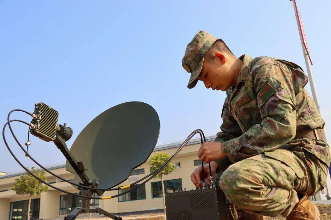 卫星网关的冗余链路保障可靠的战场通信