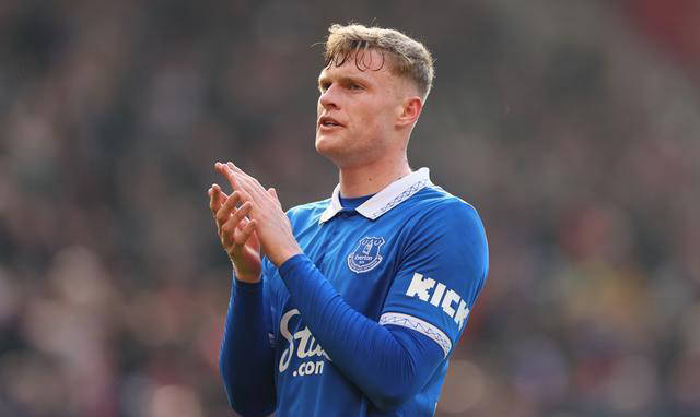 曼联报价布兰斯韦特4500万英镑,马奎尔或林德洛夫或将