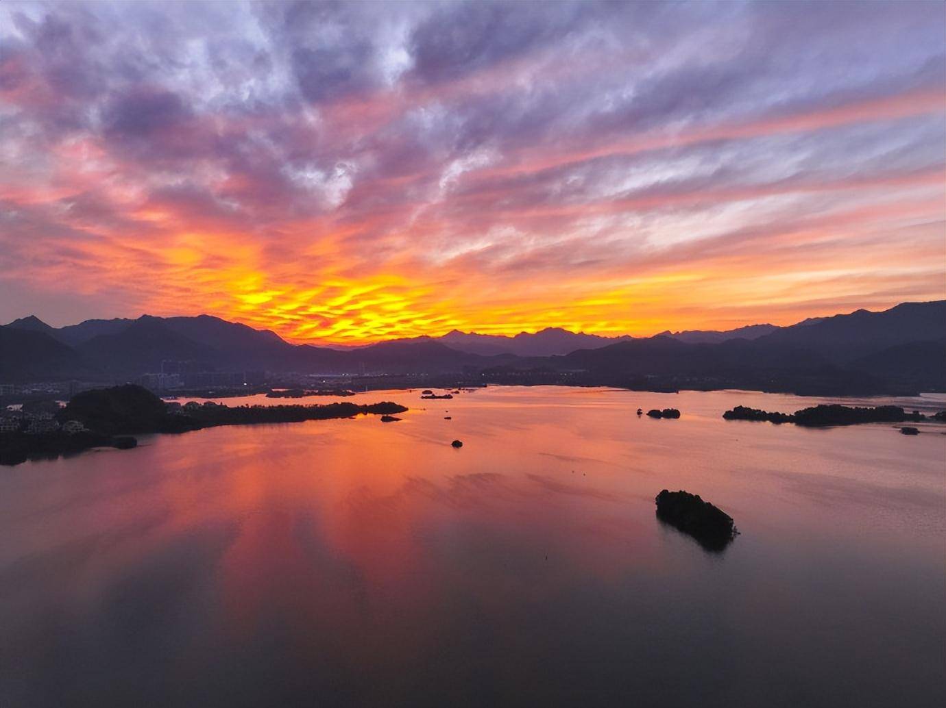 千岛湖朝霞绝美