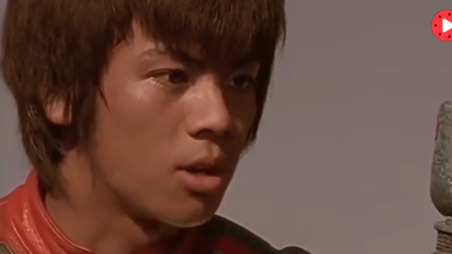 刚开打一分钟就消失了_真角翼_怪兽_人们