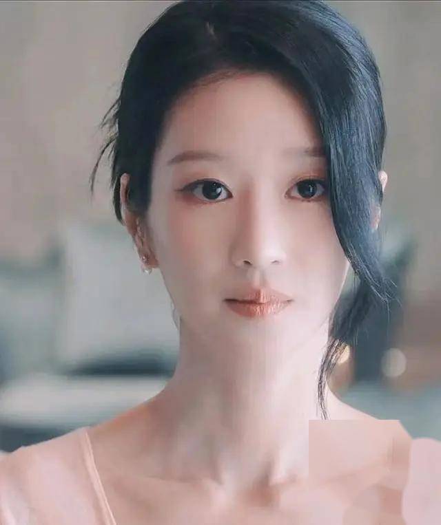 徐睿知,原名徐智慧,出生于1992年,是一位韩国女演员,歌手和模特