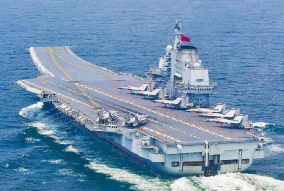 中国双航母同时出港,法媒:解放军在建004航母