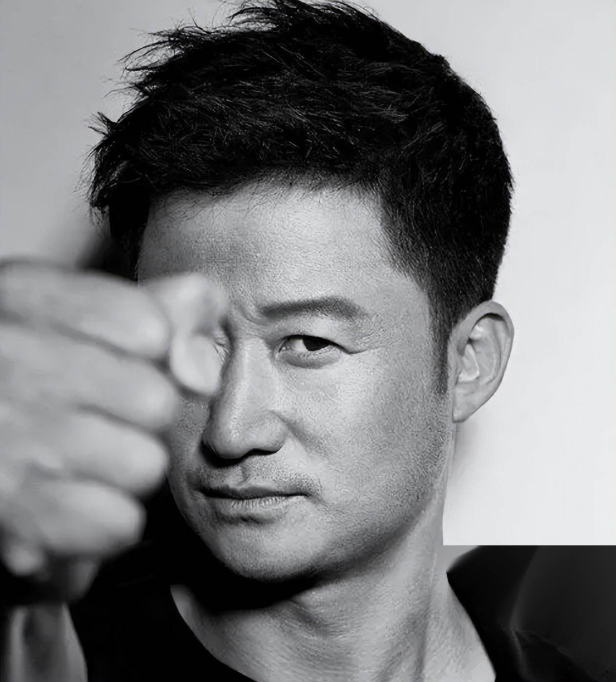 这一次,"宠妻人设"崩塌,"伪爱国"的吴京,已走上另一条道路