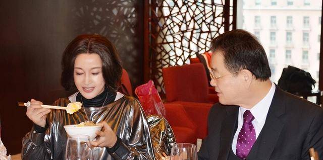 刘晓庆:出售澳洲9000万豪宅,处理富豪老公送的礼物,有何隐情?