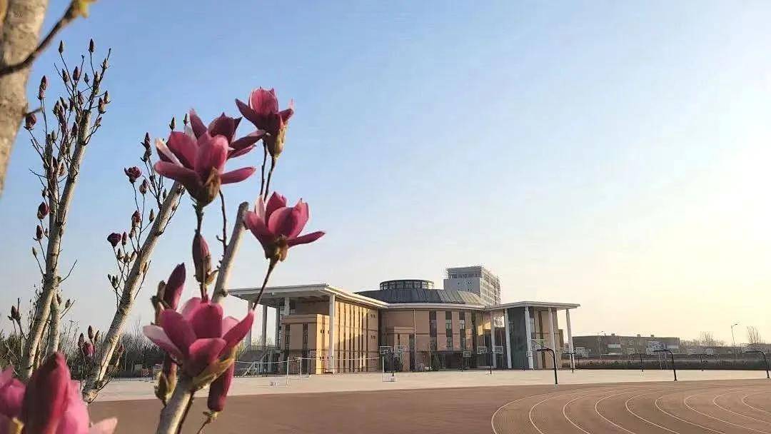 这里是忻州一中北校区——一流的教学设施等你来亲鉴