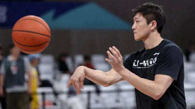 追梦nba!中国助教李昂在老鹰教练团队闯出一片天