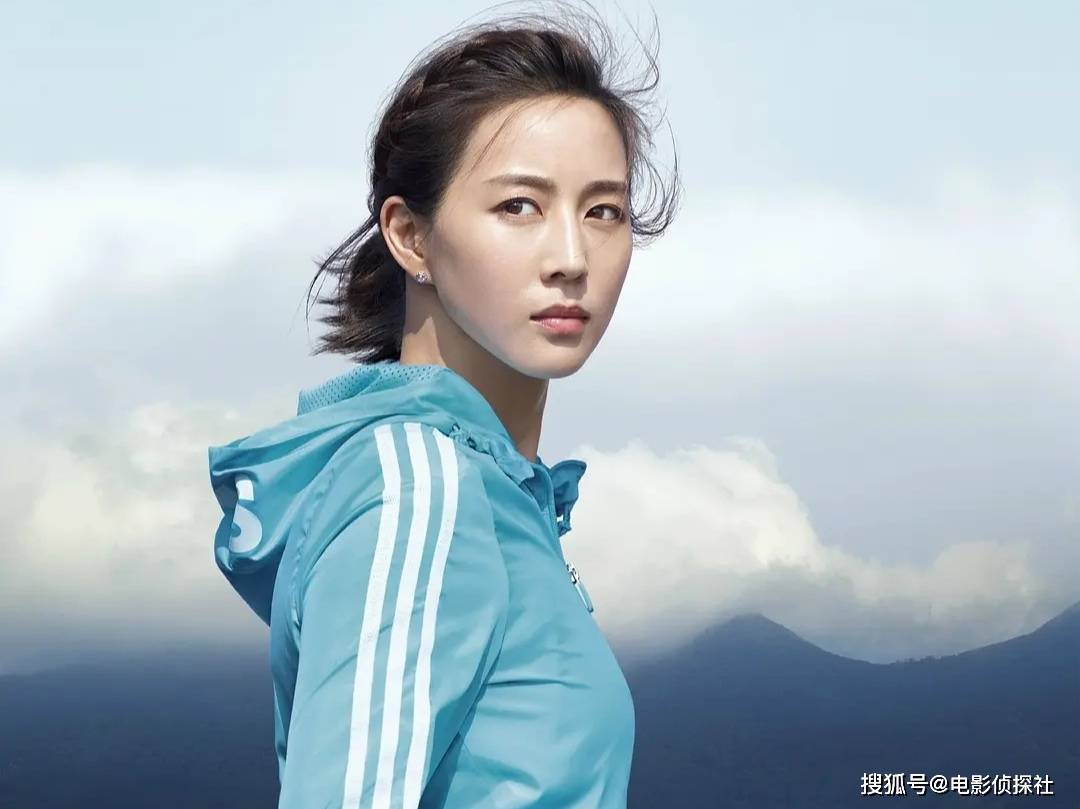 42岁张钧甯靠《默杀》火出圈,被网友在线催婚,直言老的没人要了