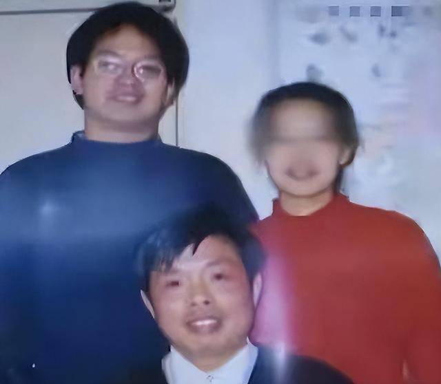 北大博士后王永强:移民美国20年不回家,母亲重病也不管,为何?
