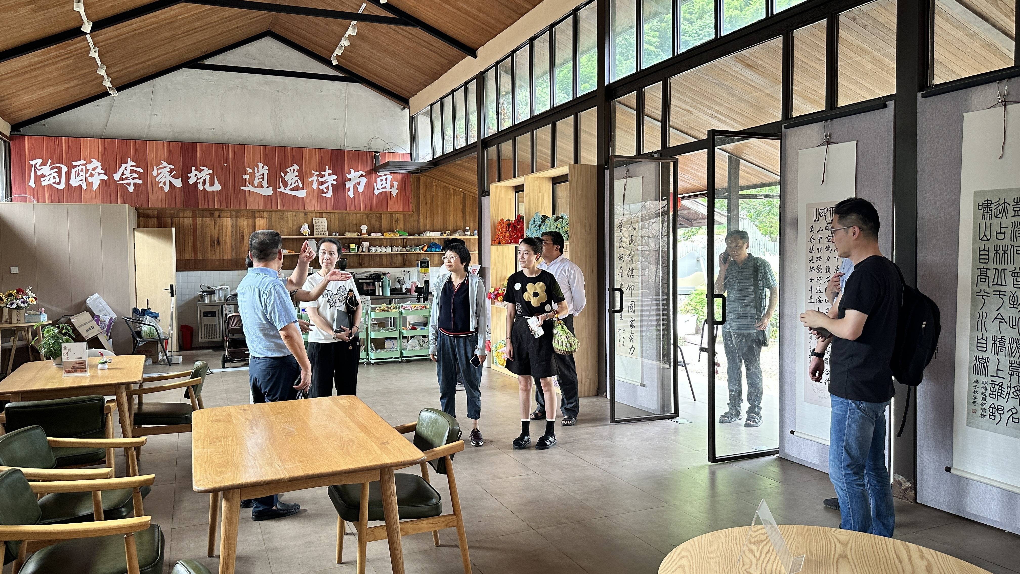 甬商平台携手市社科院共赴李家坑村:共商童谣小村三期建设新篇章