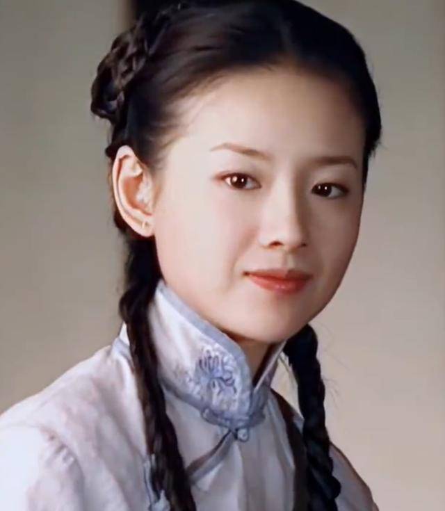 董洁母子日本游玩,15岁顶顶又高又帅,董洁侧颜出镜,皮肤白嫩