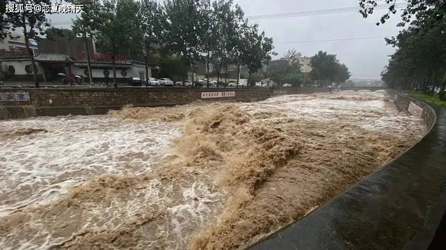 河南南阳出现特大暴雨