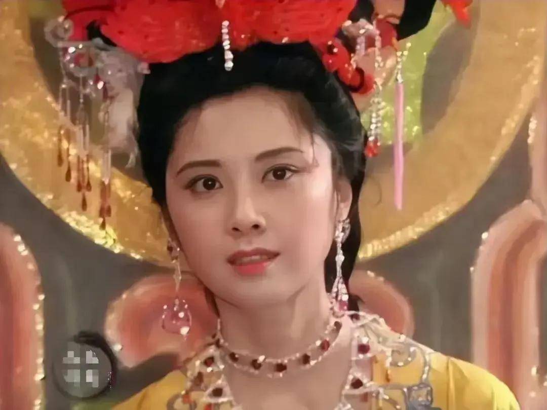 "最美女儿国国王"朱琳:国家一级演员,一生无儿无女,72岁的她竟活成