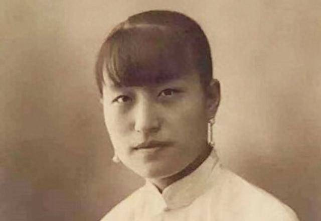 1971年,蒋介石前妻病逝,留下的寥寥数字遗信让蒋介石泪流满面_陈洁如