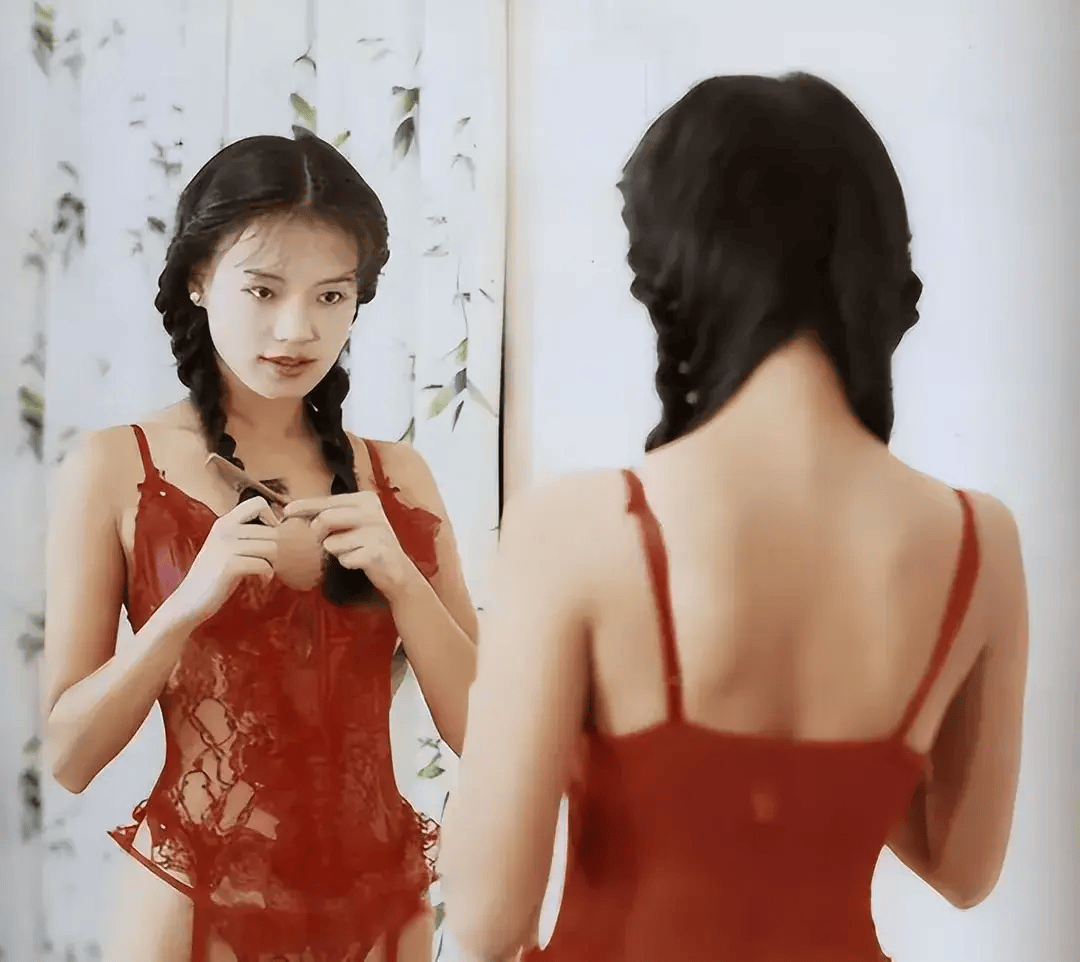 从《色戒》中的惊世一脱,到《晚秋》,《北京遇上西雅图》中的细腻演绎