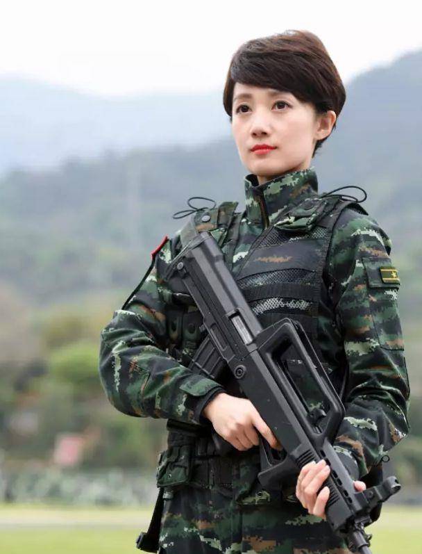 军武大本营女主持人图片