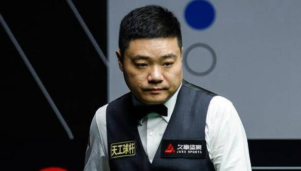 然而,这次比赛中的表现似乎展现了一个全新的丁俊晖,特别是在面对排名