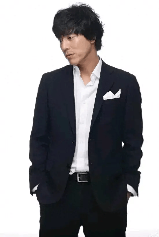 他曾是韩剧古早男神,20岁放弃亿万身家,娇妻颜值堪比宋慧乔.