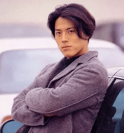 在2010年时,正在拍摄电视剧《巨商金万德》的韩在硕,结识了韩国女演员