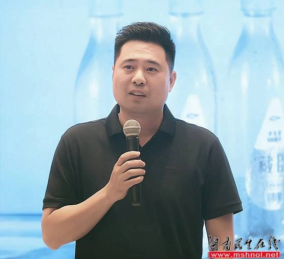 名誉会长陈飞虎,会长