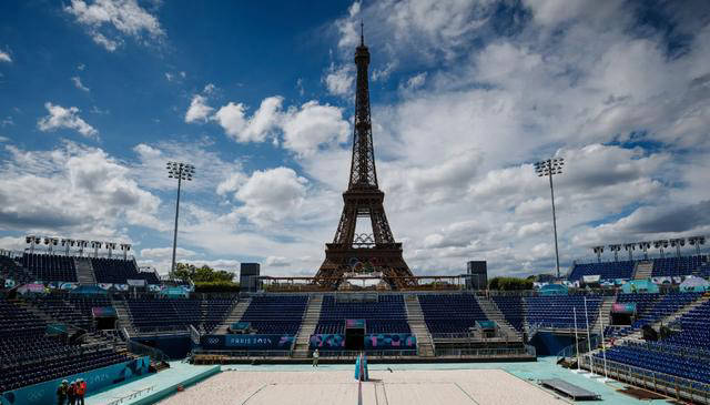 原创            巴黎奥运开幕式公开彩排！塞纳河边，百名舞者合练，网友：太寒碜-巴黎奥运会展示片