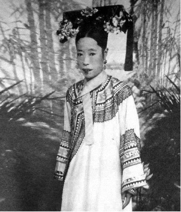 隆裕太后生活优裕,又没有疾病,为何在清帝退位第二年就去世了?