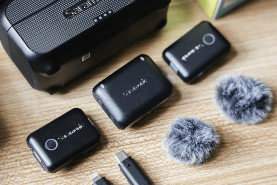 无线领夹麦克风哪个牌子好？几十块和几百块的领夹麦克风推荐