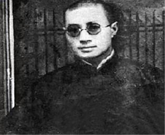 开国元帅刘伯承:忍痛剜腐"72刀",炼就钢铁"军神"