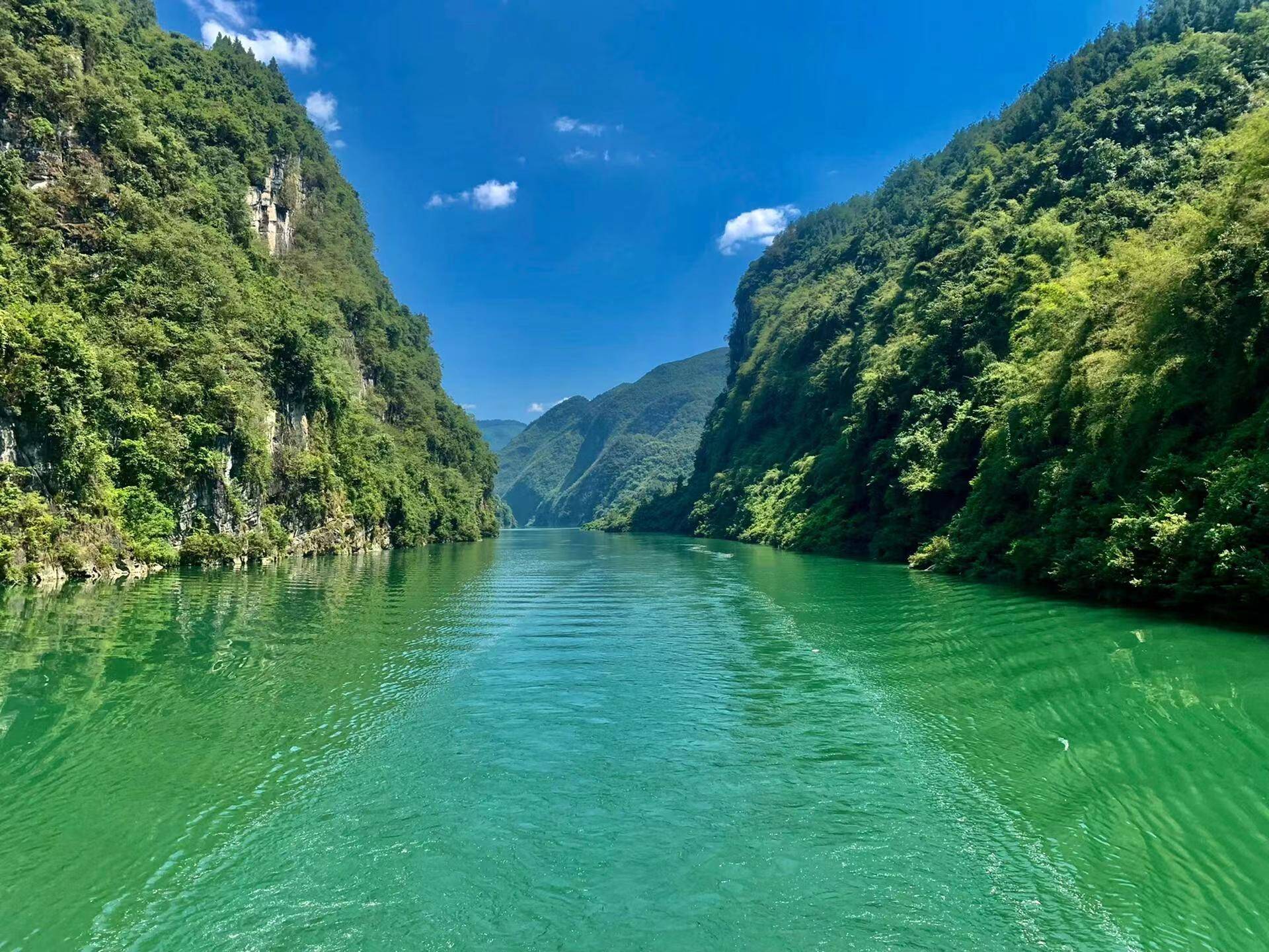 汉中到重庆旅游景点（汉中到重庆沿途有什么好玩的）《汉中到重庆中间旅游景点》