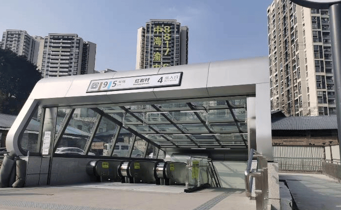 重庆轨道交通乱劈柴,红岩村站离红岩村1公里,距离最近叫富华路