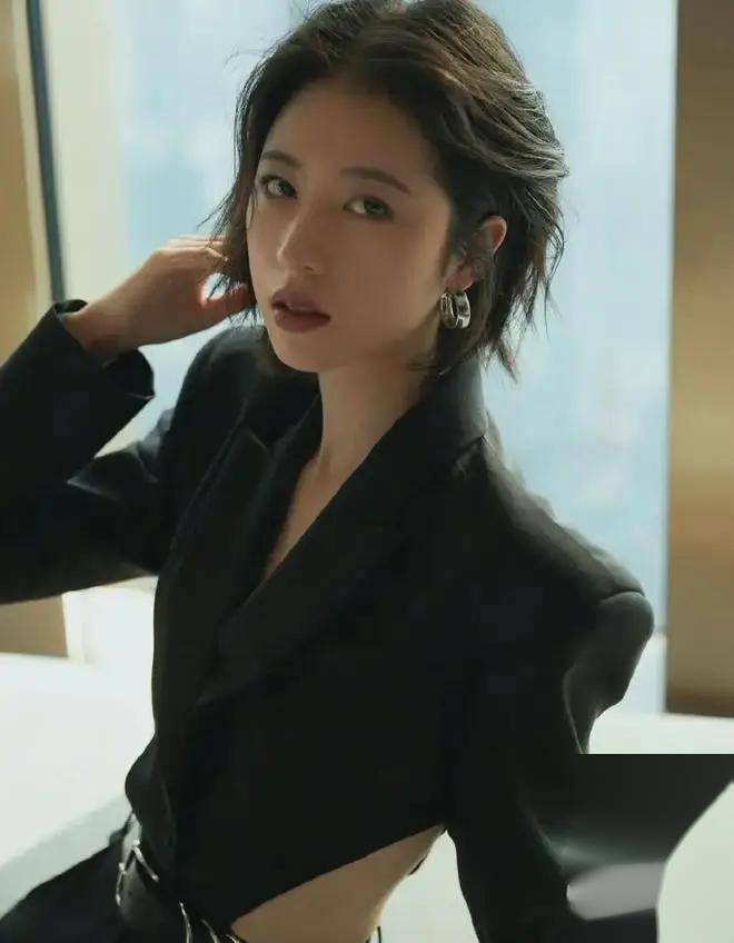29岁周雨彤,这身材谁能顶得住嘛!女神级美貌与才华的完美结合!