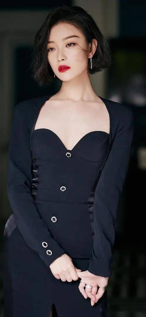 倪妮这身材,实在是性感炸裂!写真曝光,女神范儿十足!