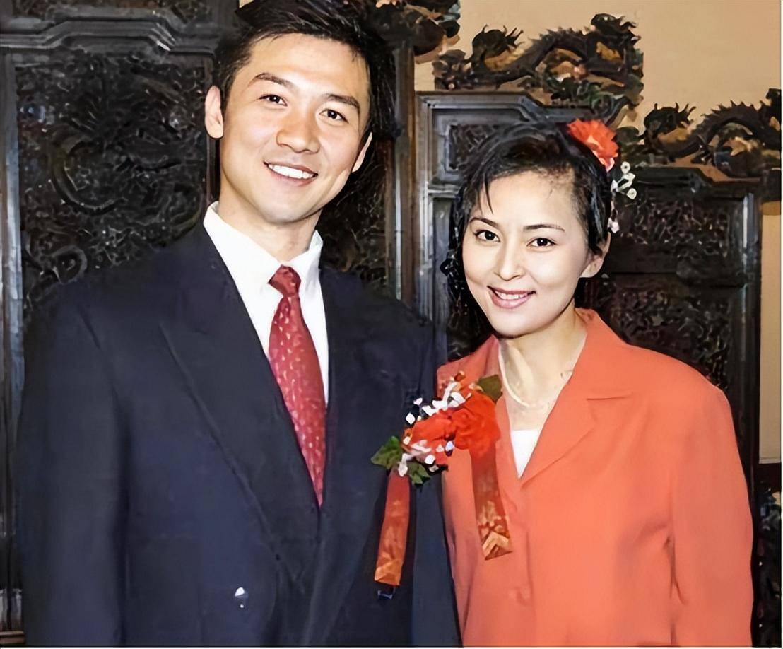 李泉老婆陈洁仪图片