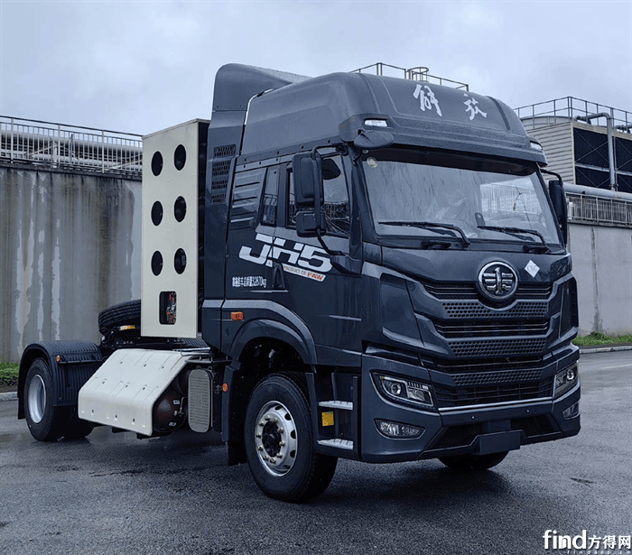 最新款北奔重卡牵引车_ 解放鹰途危险品运输车型 东风龙擎燃气车新品 _第385批牵引车公告 新能源牵引车市场分析