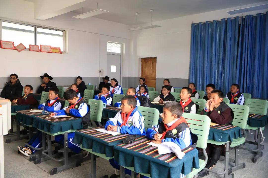 全国光影助学工程87 校区治多县扎河乡寄宿小学(云端上的小学)开学第