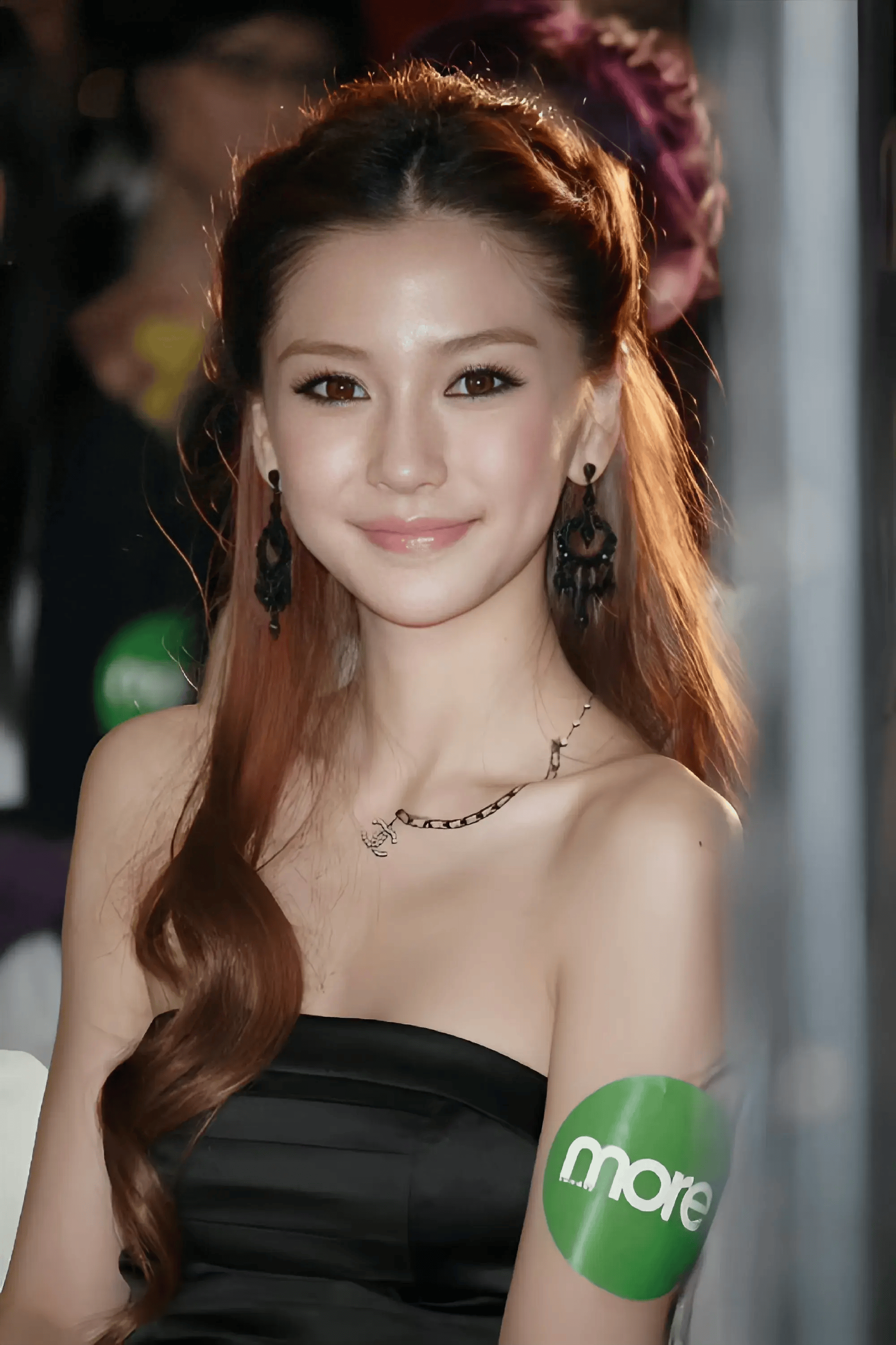 早期angelababy自带滤镜,满脸胶原蛋白,如今却沦落这模样,可惜