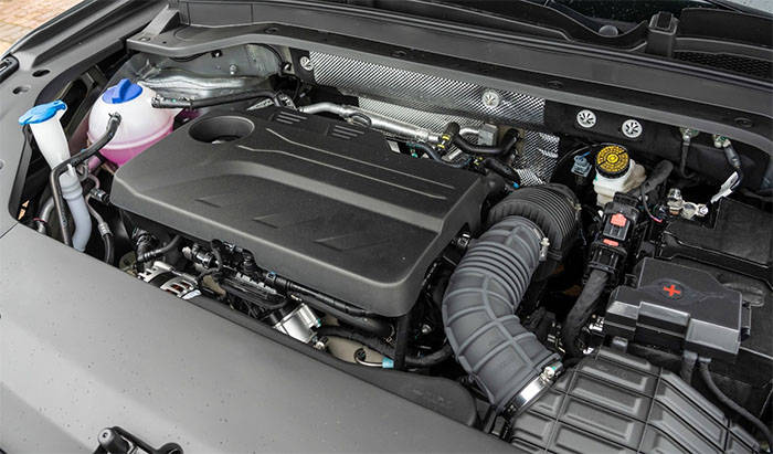 最大功率254马力(187kw),最大扭矩390牛·米,并匹配8at变速箱,高配
