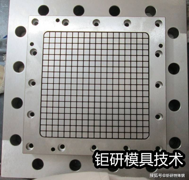 日本蜂窝陶瓷挤出模具