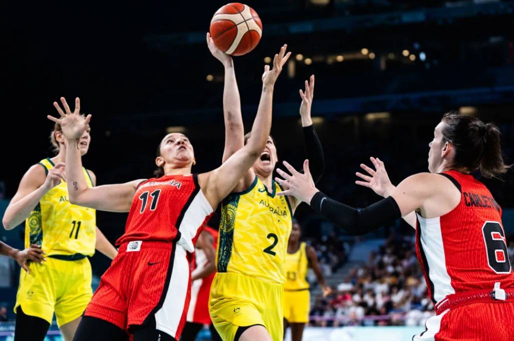 澳大利亚女篮奥运首胜,世界第五两连败小组垫底,惠特科姆19 10