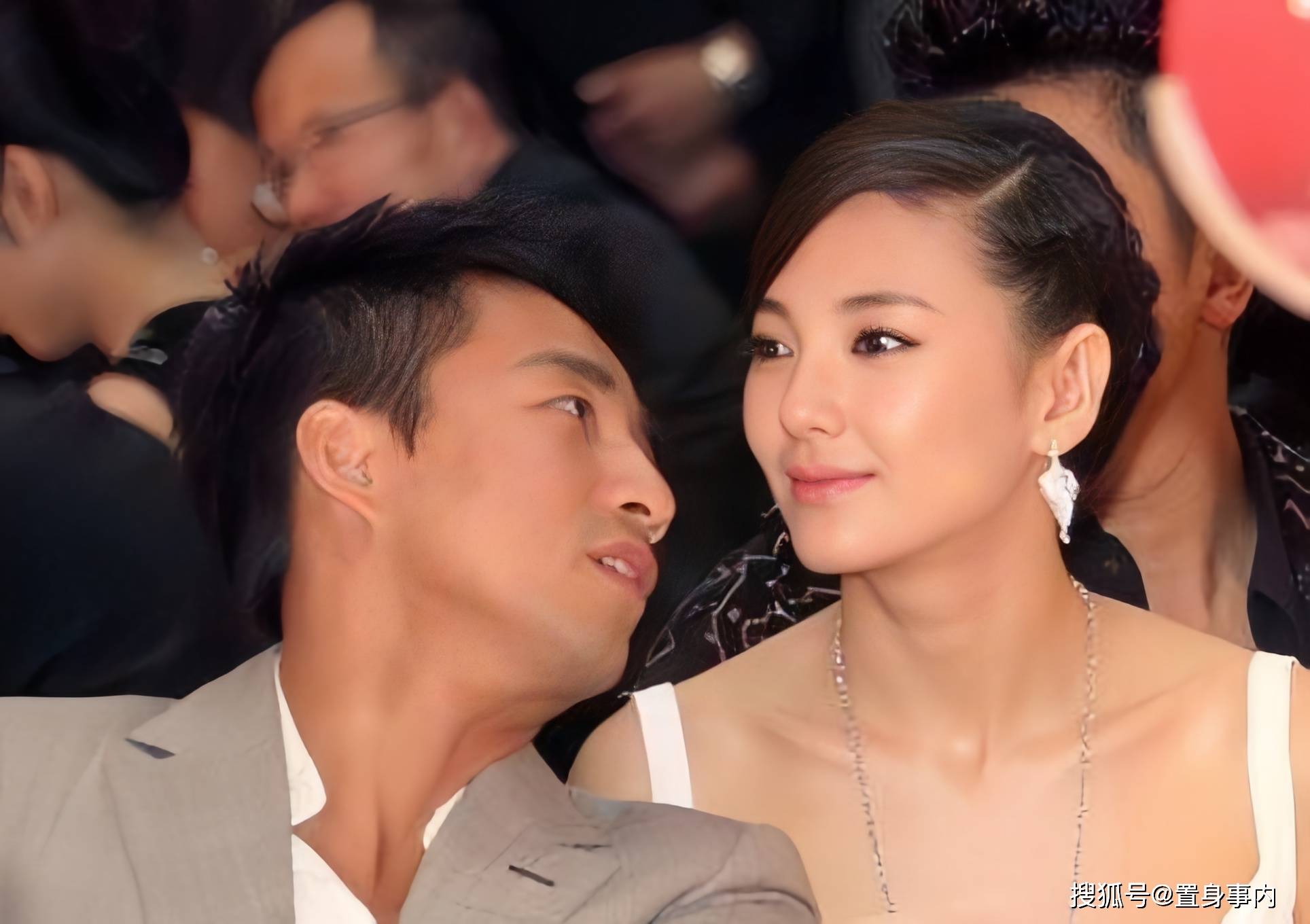 36岁张雨绮新任小男友曝光,25岁身强力壮,背景不简单_袁巴元_鲜肉_李