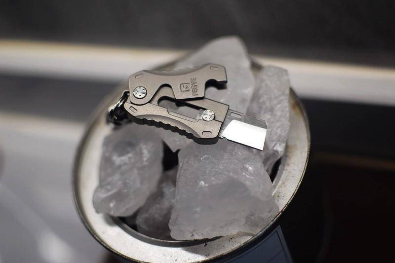 无与伦比的小型多功能刀具 费戈（FEGVE）钛合金δM390萝卜小DAO