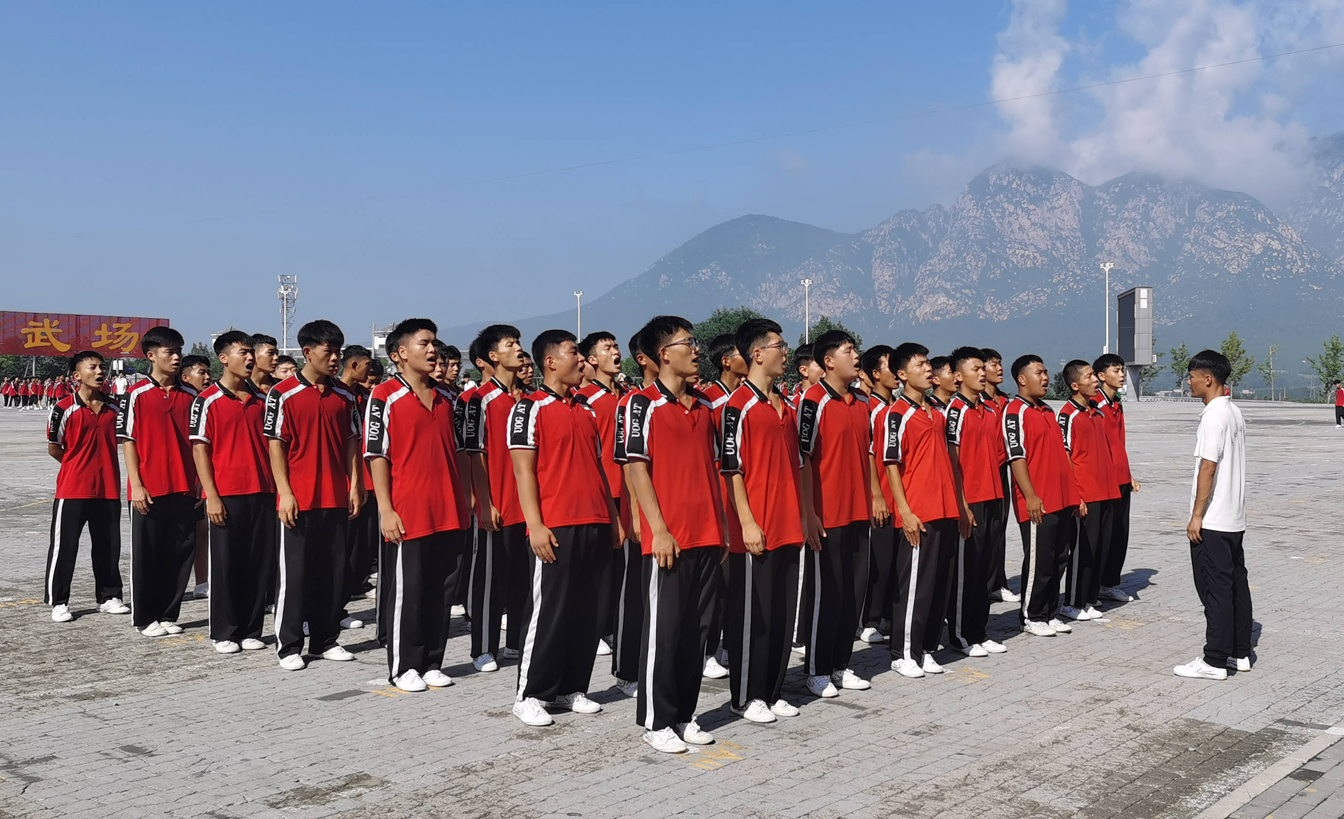 塔沟武校夏日训练:不惧"烤"验,磨砺成长!