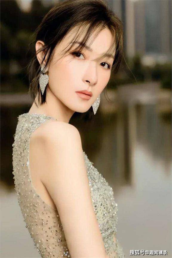 万茜自曝上学时没人追,看清她的校服照后,网友:这谁敢追啊?