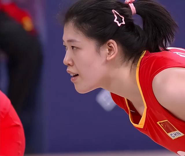 决胜局9扣5中 1拦:李盈莹轰25分,四战93分,中国女排封王