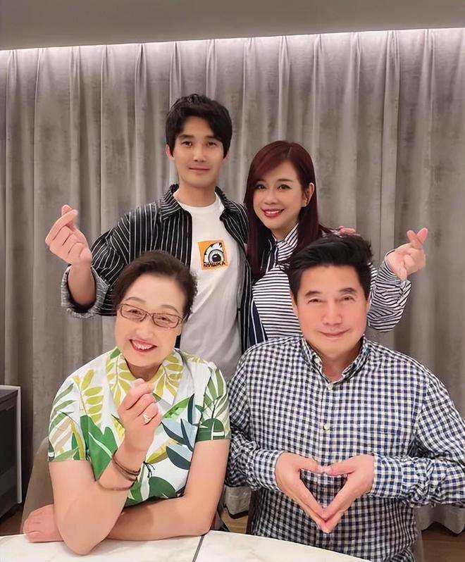 没想到小她9岁的张铎,却做出一个决定_孩子_父母_感情