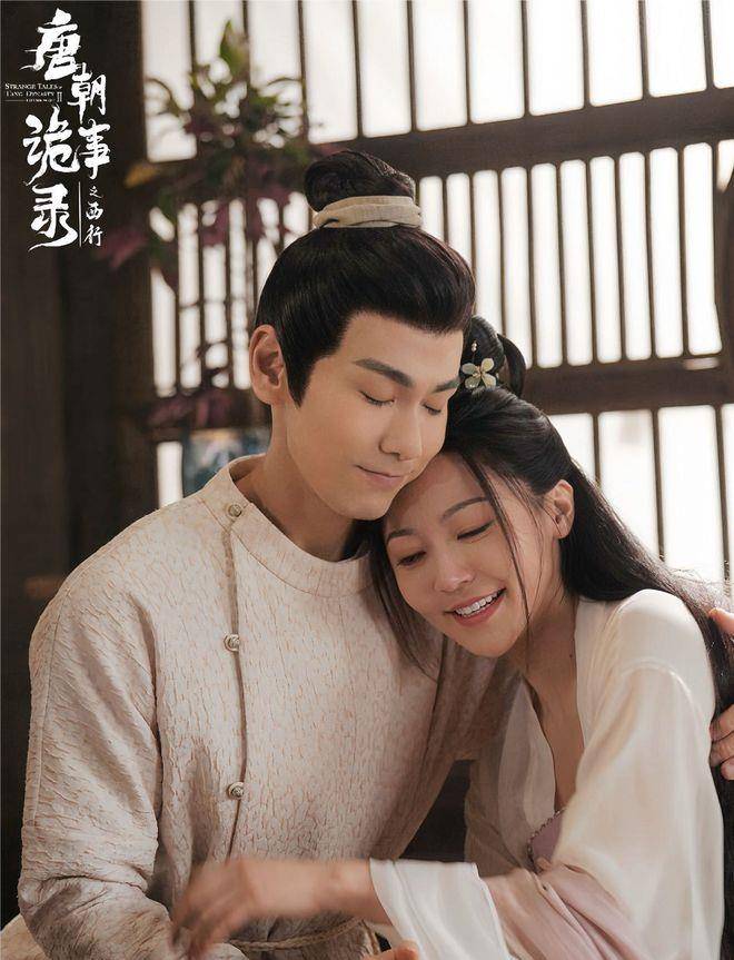 当时不少网友猜测是刘昊然或者白敬亭