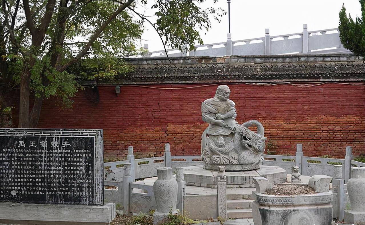 其中最有名的包括北京的北新桥锁龙井,南京的仓巷锁龙井