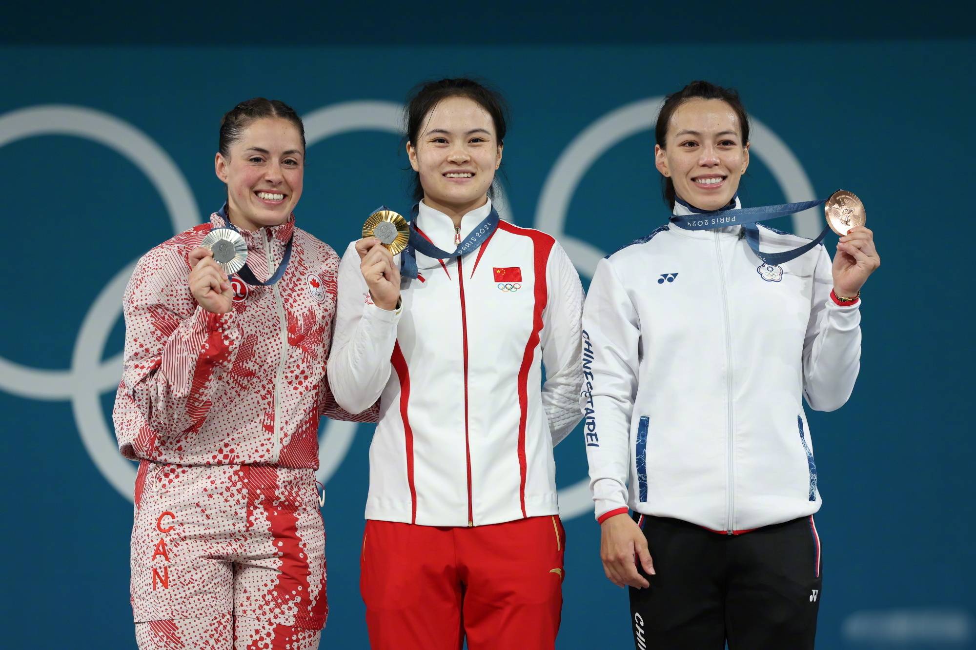 中国1日4金未登顶,石智勇失利,男篮决赛队产生_摔跤_男子_女子